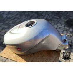 SL 1000 Falco üzemanyagtartály