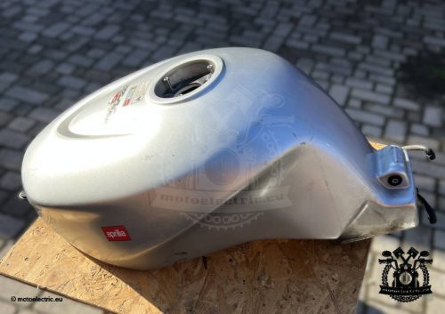 SL 1000 Falco üzemanyagtartály