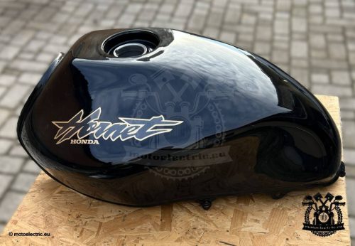 Hornet 600 fuel tank