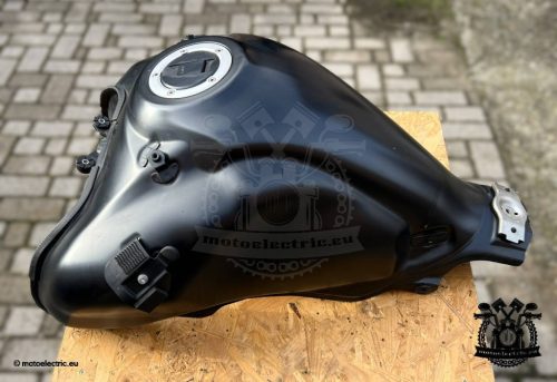 DL 650 V-Strom fuel tank