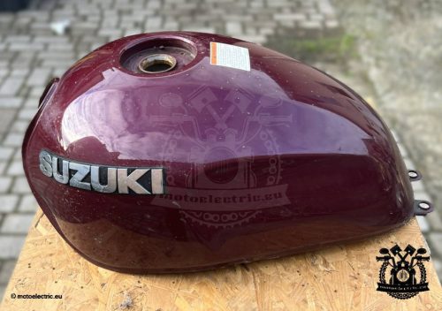 GSX 750 Inazuma fuel tank