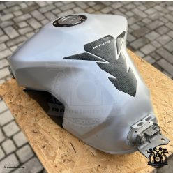 MT-09 üzemanyagtartály