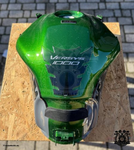 Versys 1000 üzemanyagtartály